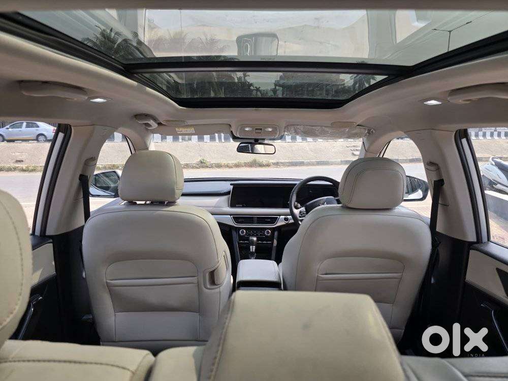 Mahindra Xuv700 2.0 Ax 7 Petrol At Luxury Pack Str, 2023, Petrol