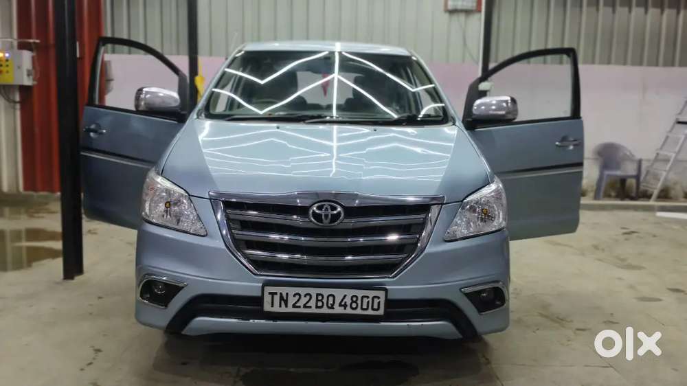 Toyota Innova 2011, 2.5 V Model