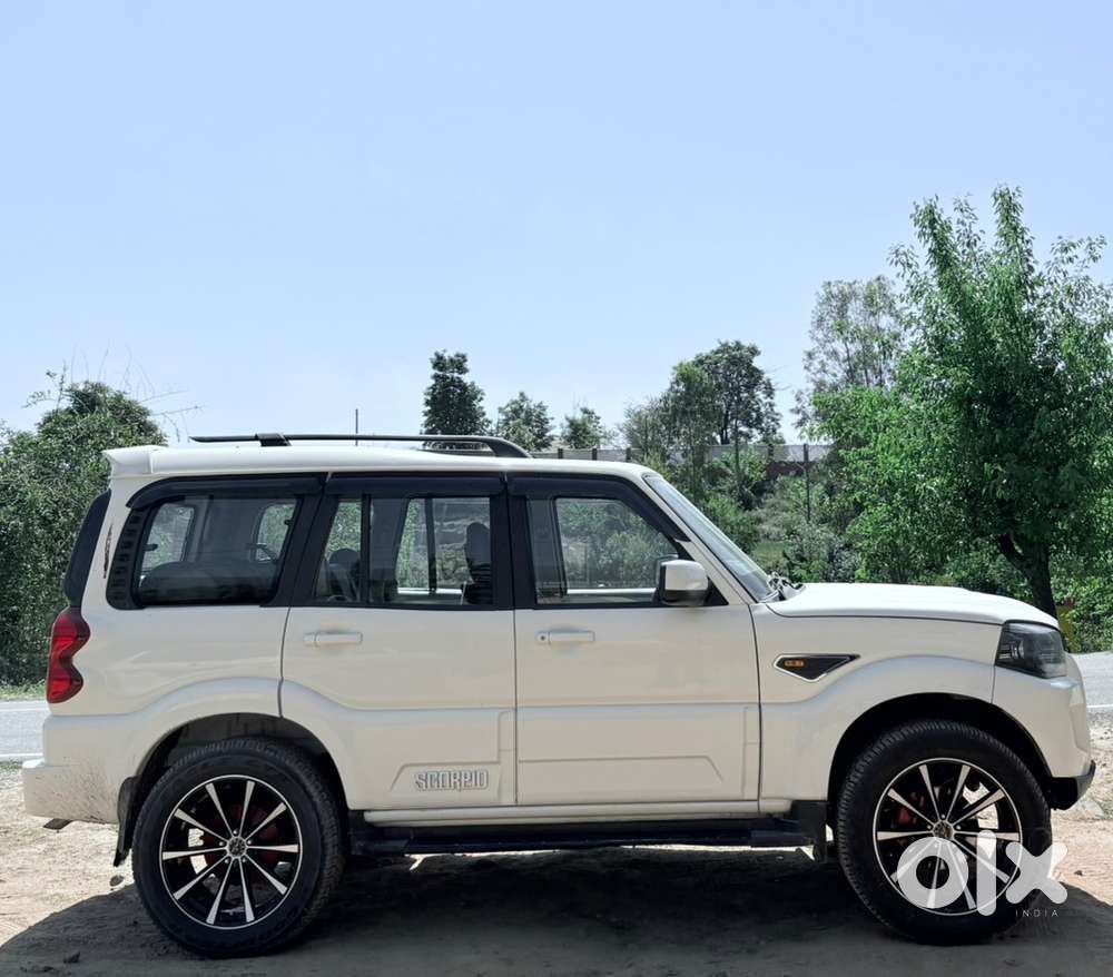 Mahindra Scorpio Diesel 2015 Variant S10