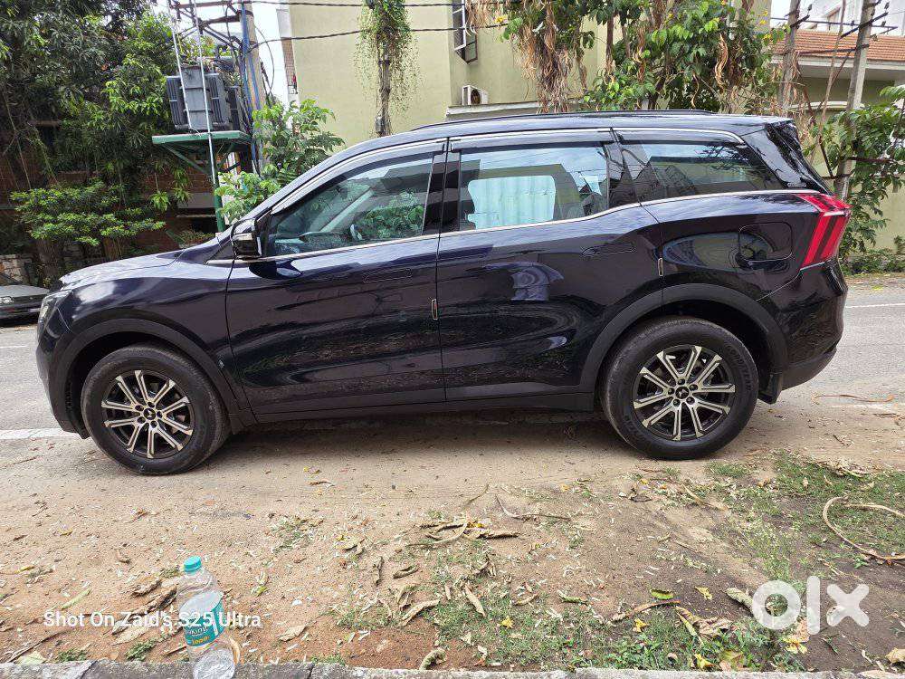Mahindra Xuv700 2.0 Ax 7 Petrol Mt Str, 2025, Petrol