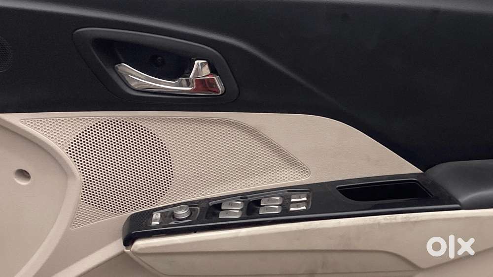Mahindra Xuv300 W8 Option, 2019, Petrol