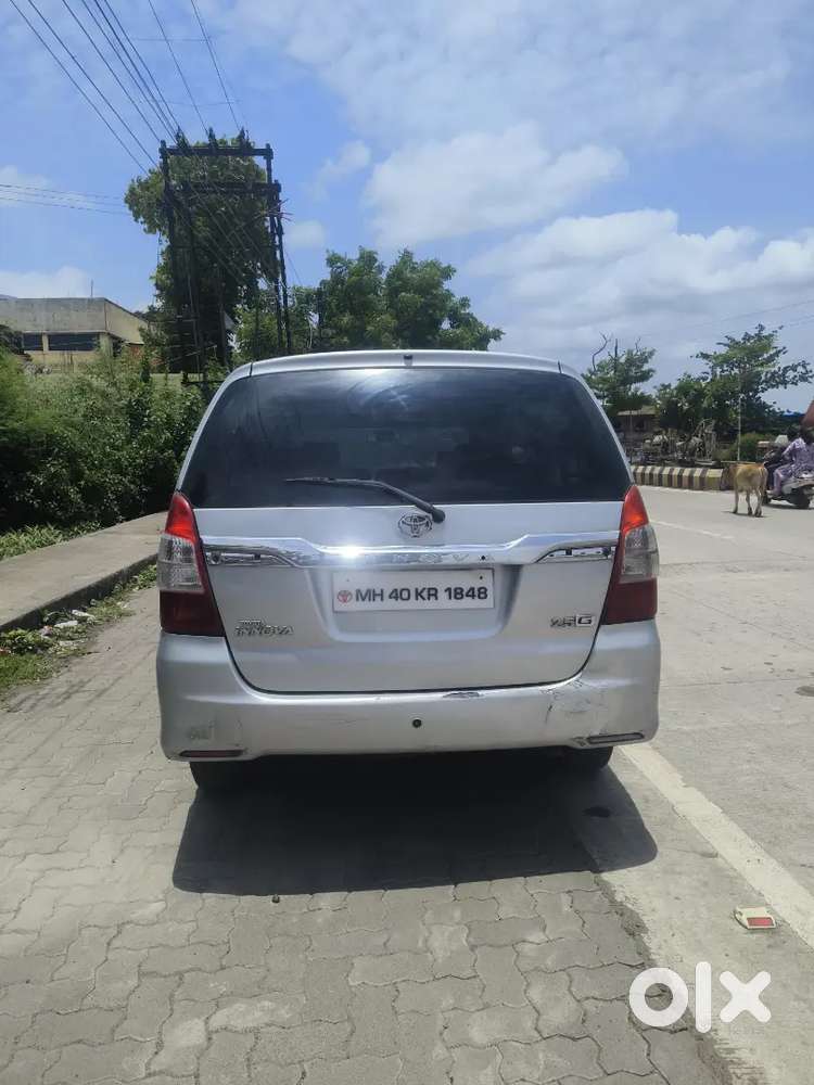 Toyota Innova 2011 Diesel 7-seater Car