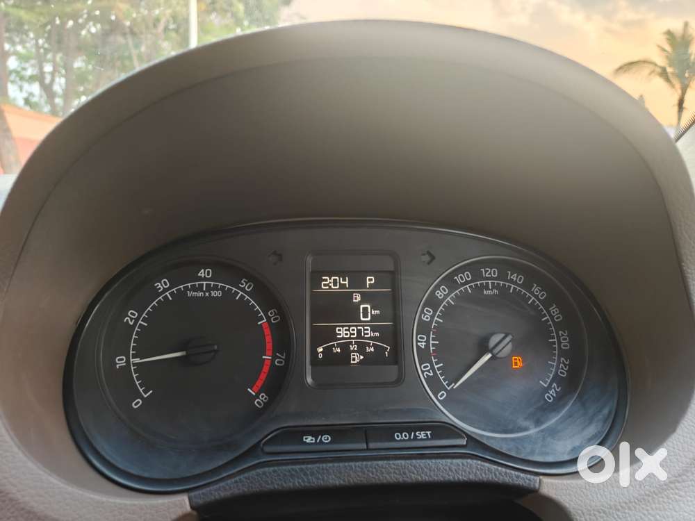 Skoda Rapid 1.6 Mpi At Ambition, 2015, Petrol