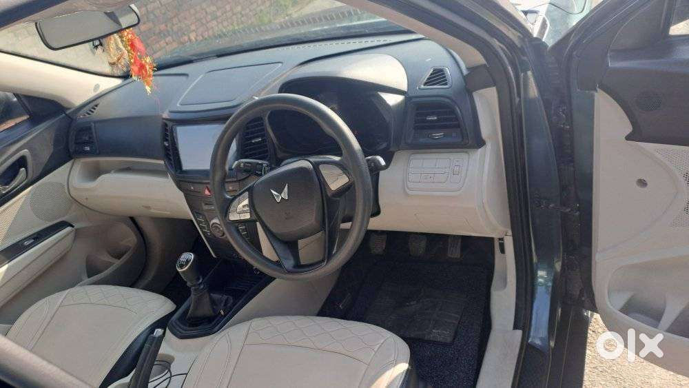 Mahindra Xuv300 W6, 2023, Petrol