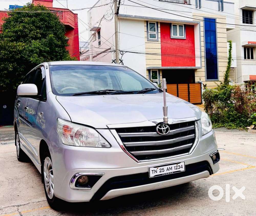 Toyota Innova 2.5 G (diesel) 8 Seater Bs Iv, 2014, Diesel