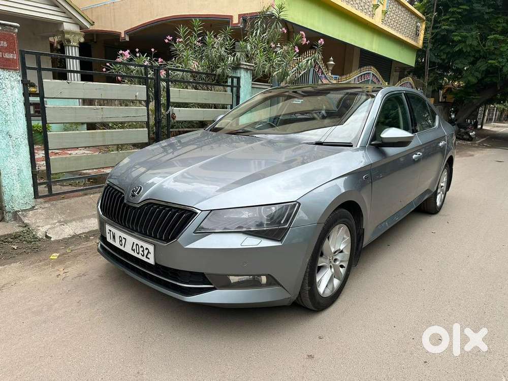 Skoda Superb 2017 Diesel 125000 Km Driven