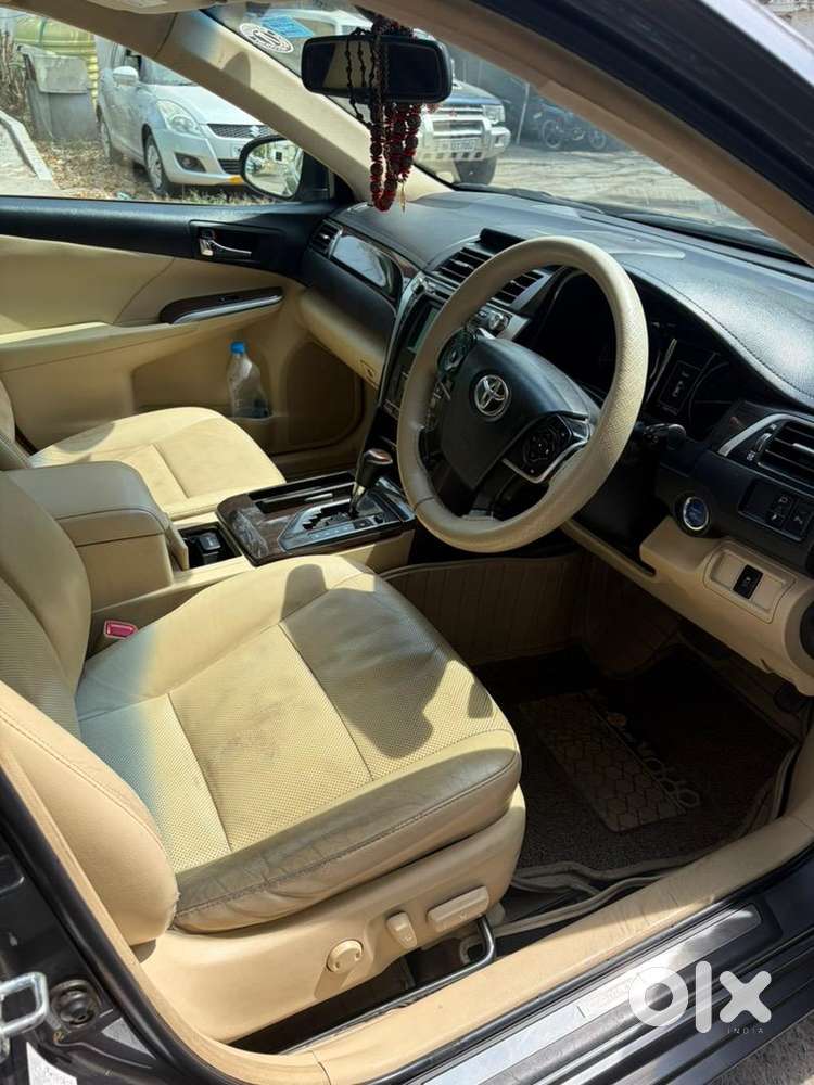 Immaculately Maintained Toyota Camry Hybrid