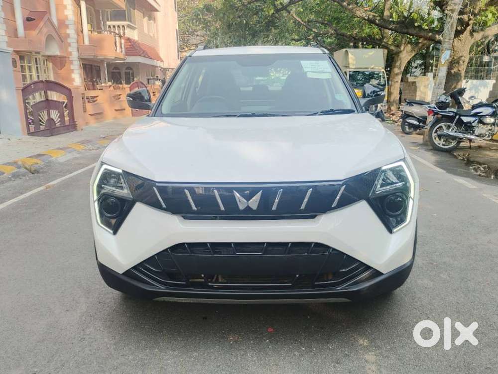 Mahindra Xuv 3xo Ax5 Pm Mt, 2024, Petrol