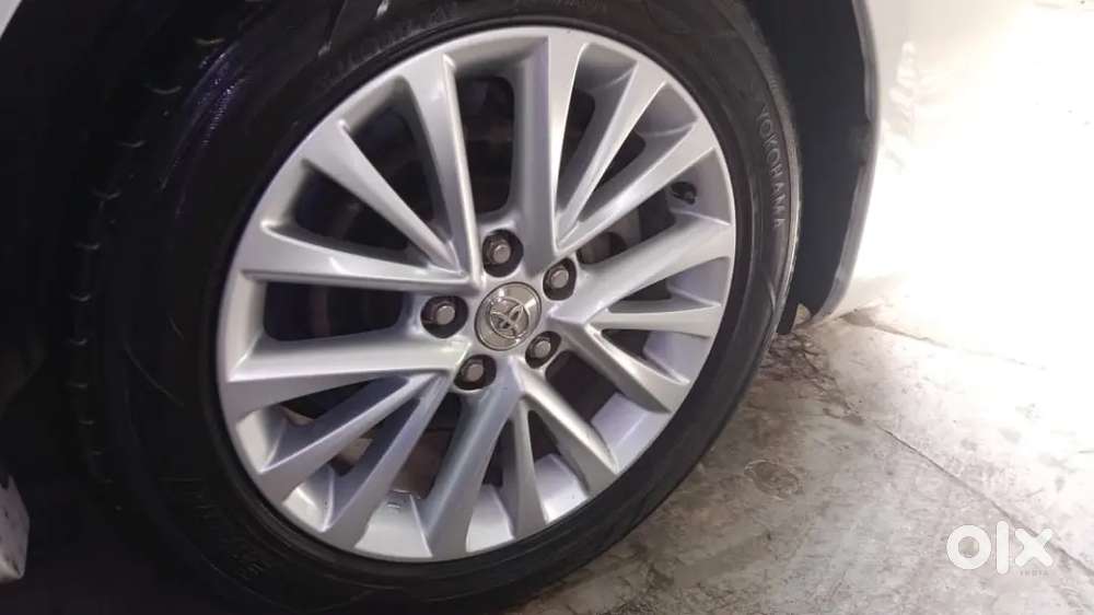 Toyota Camry Hybrid 2016
