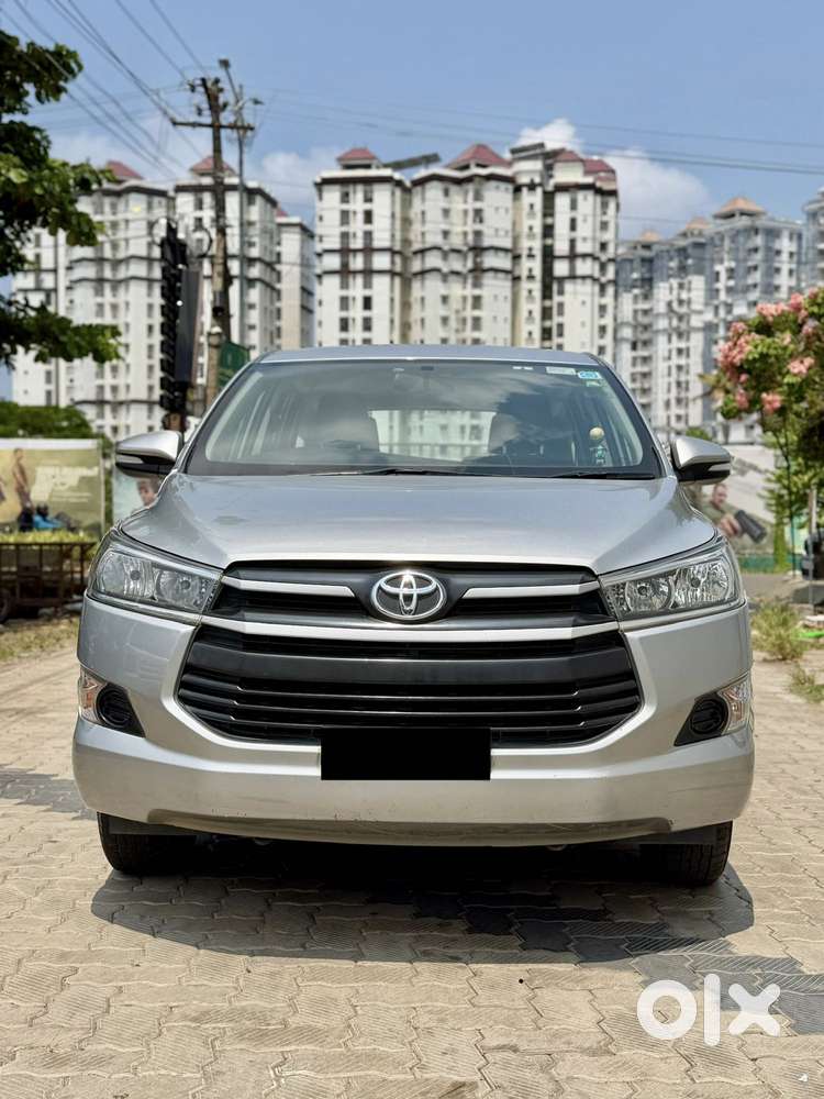Toyota Innova Crysta 2.8 Gx At, 2017