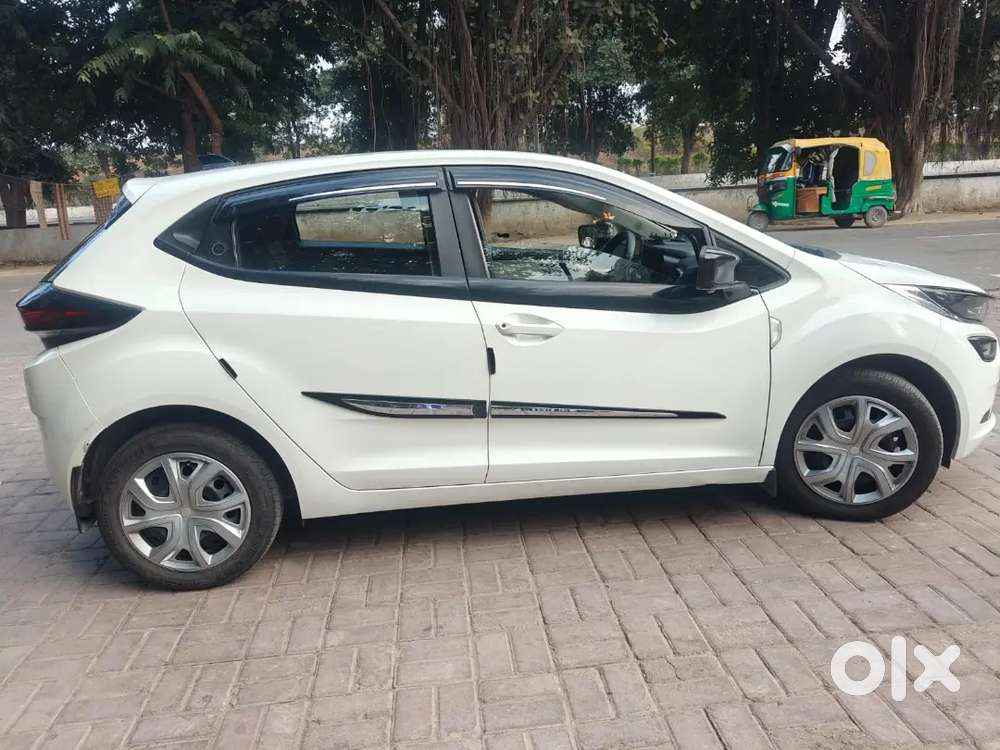 Tata Altroz Xz Plus (s)  I-cng
