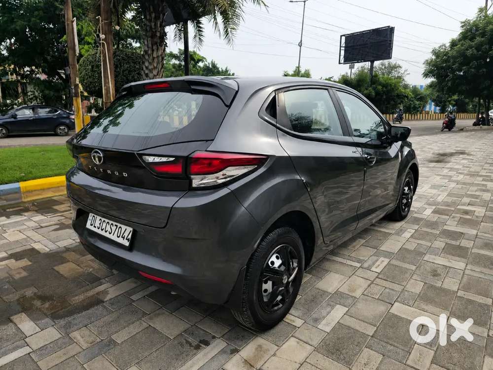 Tata Altroz Xe 2020
