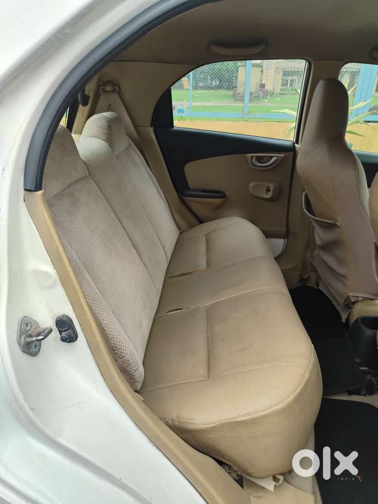 Honda Brio V Mt, 2014, Petrol