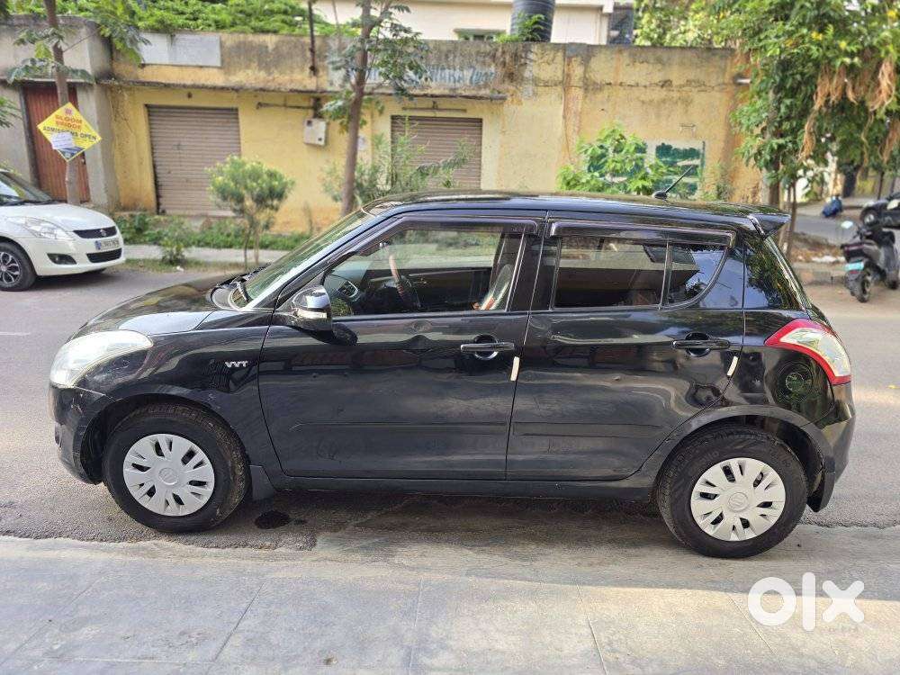 Maruti Suzuki Swift Vxi, 2011, Petrol