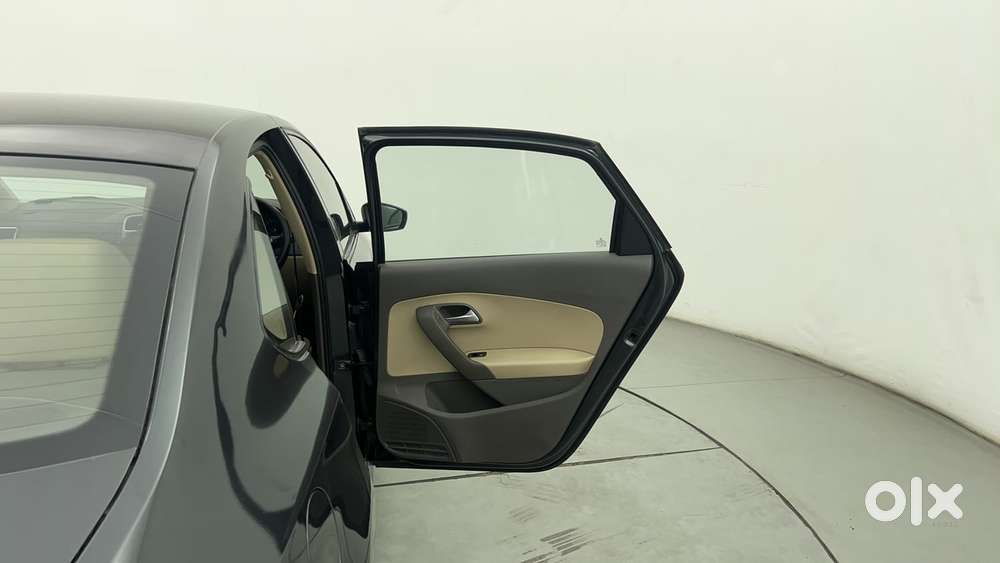 Volkswagen Vento 1.6 Highline, 2016, Petrol