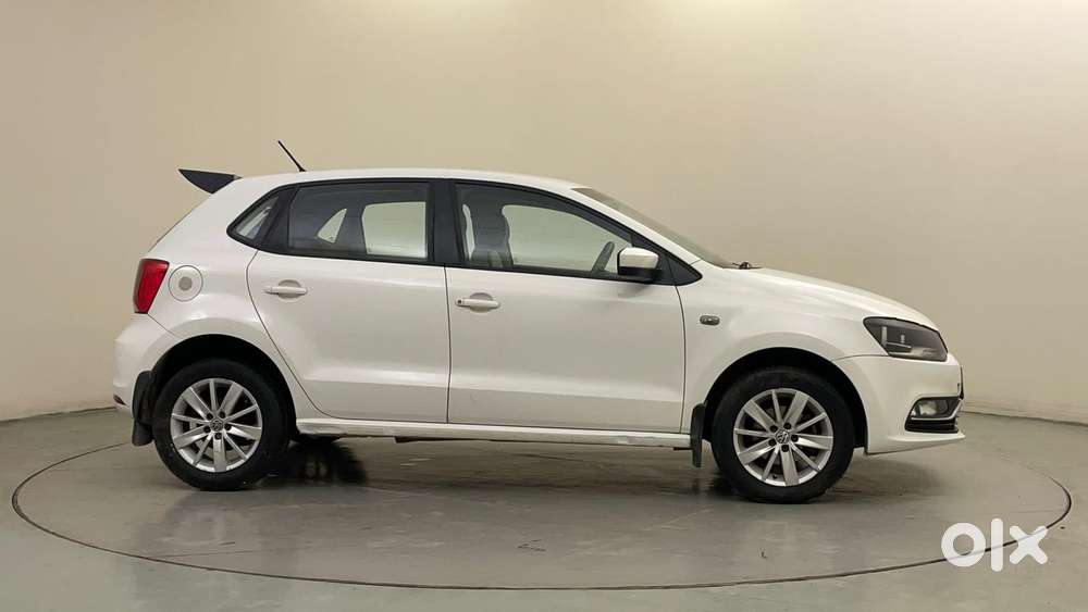 Volkswagen Polo Petrol Highline 1.2l, 2015, Petrol