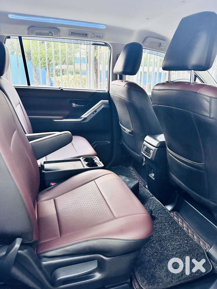Toyota Innova Hycross 2.0 Vx Hybrid 7 Str, 2023, Petrol
