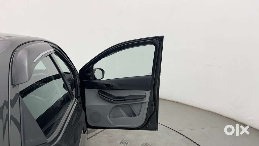 Tata Tiago 1.2 Revotron Xt Option, 2024, Petrol
