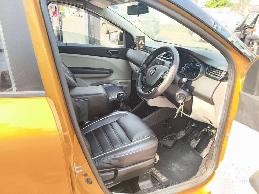 Renault Triber Rxt, 2022, Petrol