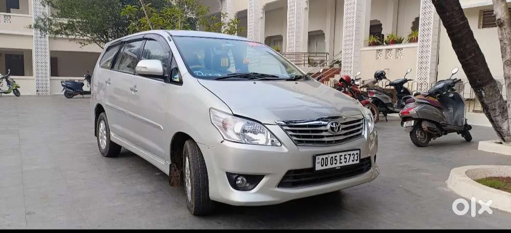 Toyota Innova 2.5 V 2013