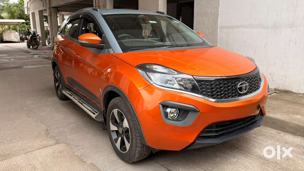Tata Nexon Diesel 2018 - Dualtone Marigold Grey Automatic Diesel
