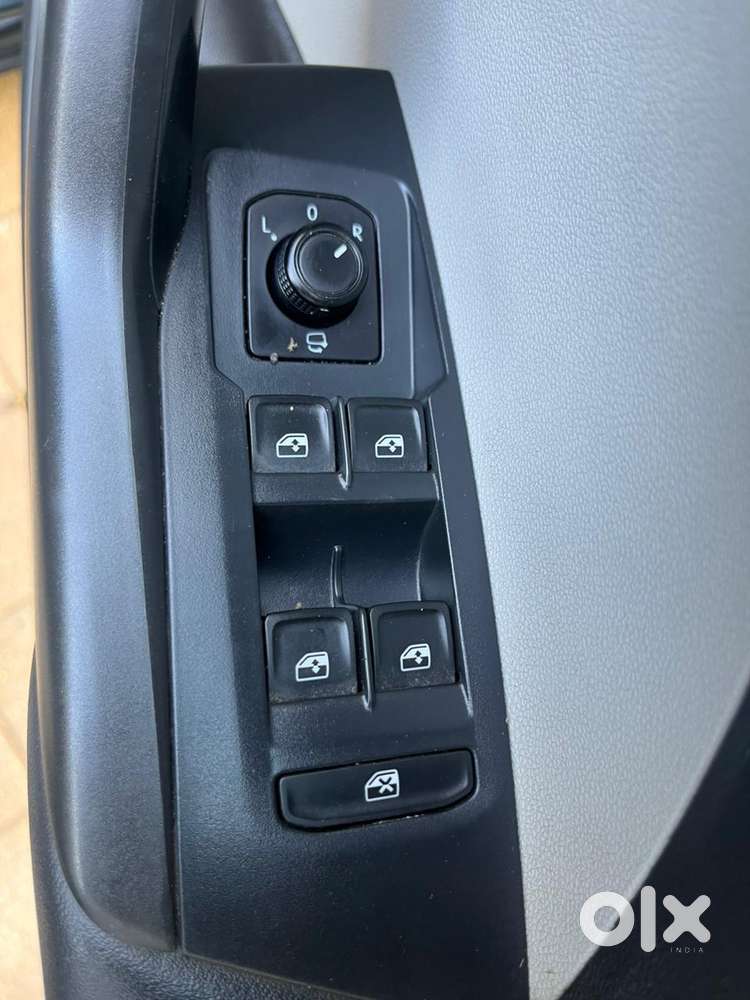 Skoda Kushaq 1.0 Tsi Style At (6 Airbags), 2021, Petrol