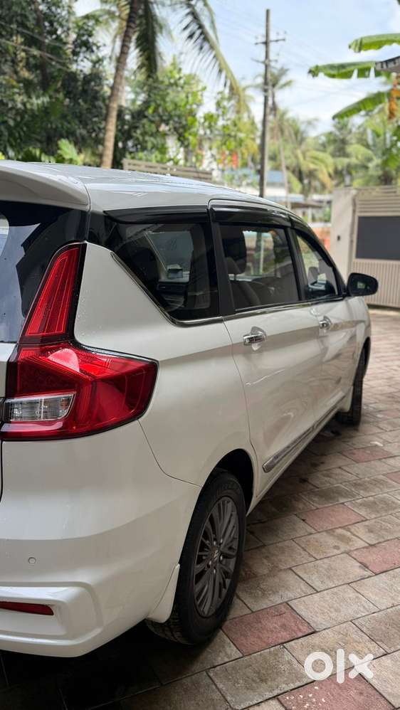 Maruti Suzuki Ertiga Zxi
