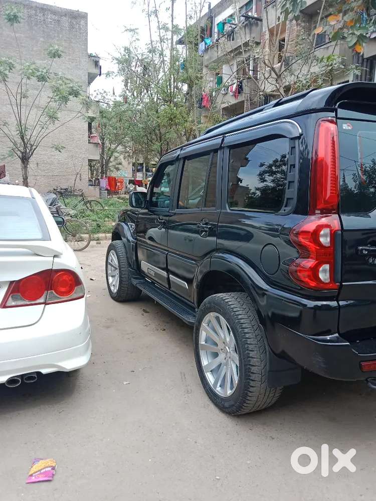 Mahindra Scropio Classic S11 Top Model...