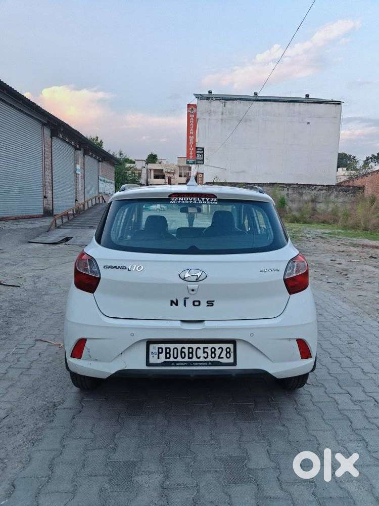 Hyundai Grand I10 Nios Sportz, 2022, Petrol
