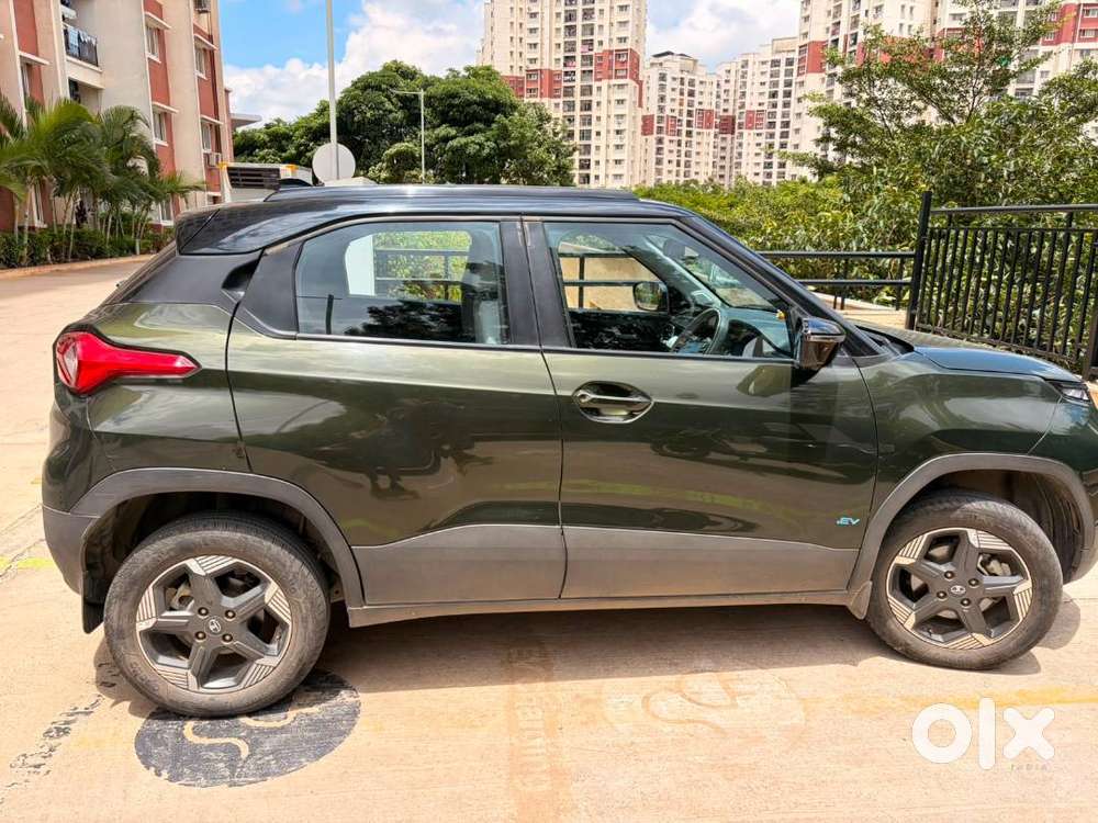 Tata Punch Ev Empowered + Lr (top End Variant, Green Color)