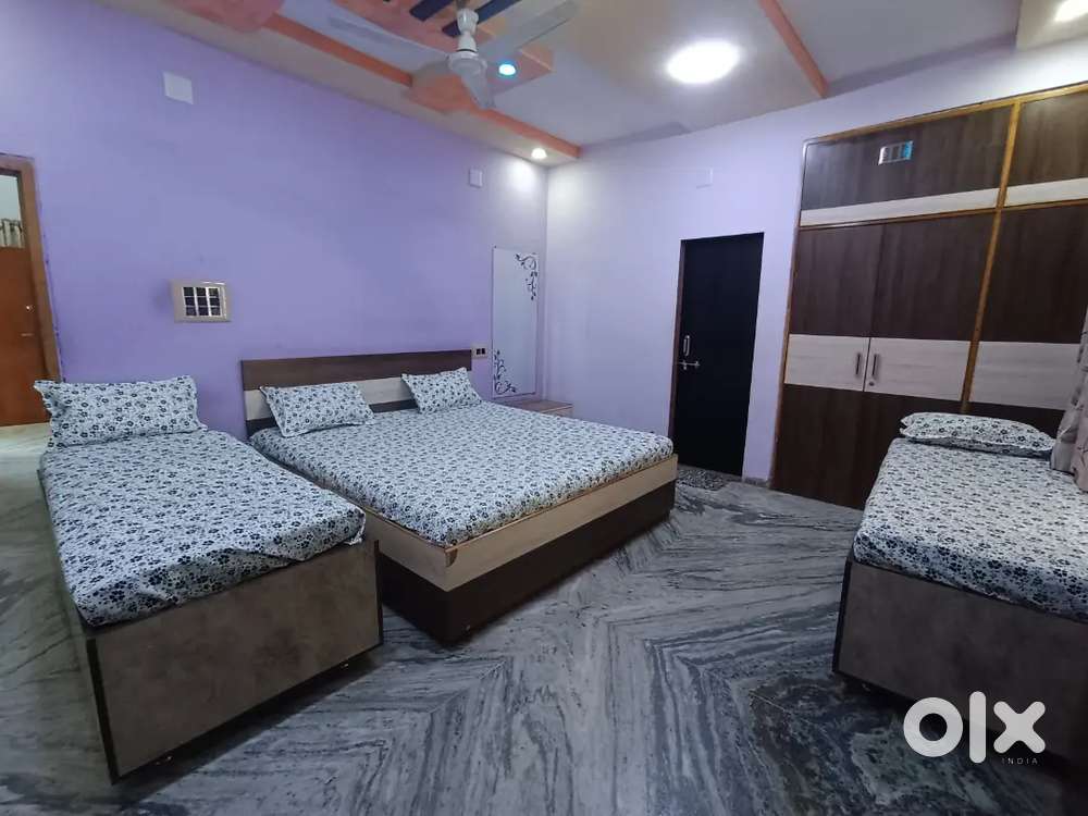 New girls and boys PG SG Highway makarba prahlad nagar Vodafone PG