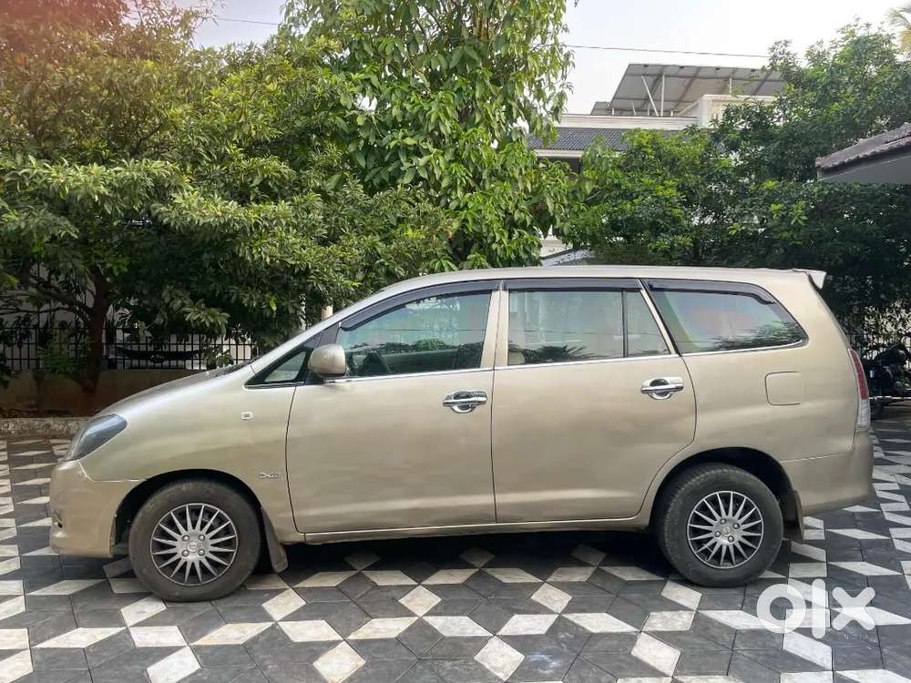 Innova 2.5g 2010 Urgent Sale