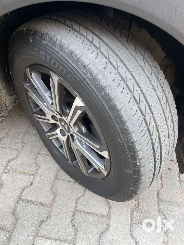 Mahindra Xuv700 2.2 Ax 7 Diesel At Luxury Pack Str Awd, 2022, Diesel
