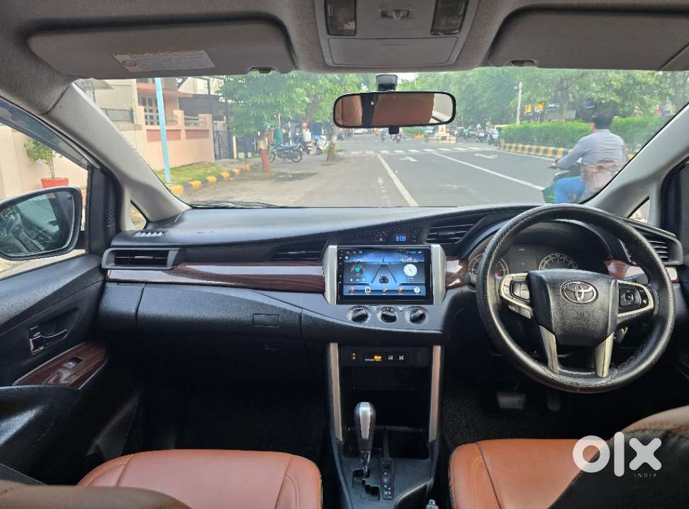 Toyota Innova Crysta 2.8 Gx At 8 Seater, 2017, Diesel