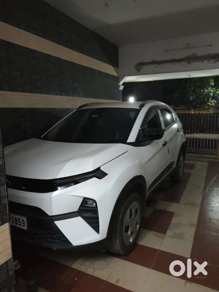 Tata Nexon 2024 Petrol Amt 18000 Km Driven