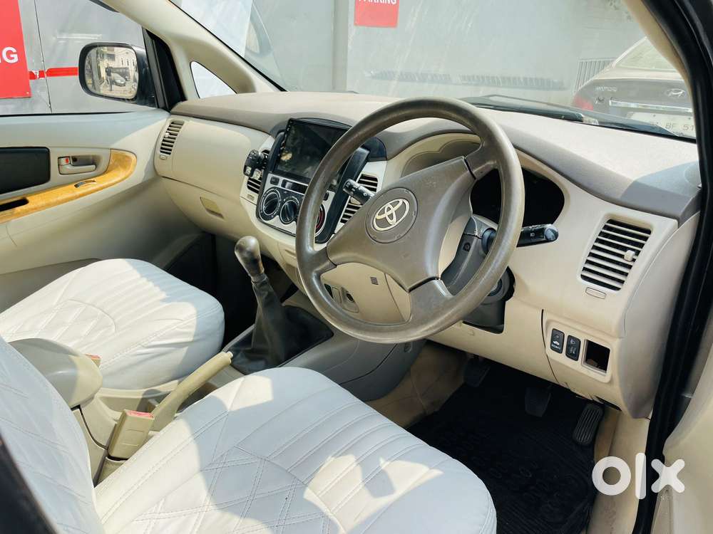 Toyota Innova 2.5 G (diesel) 8 Seater, 2011, Diesel