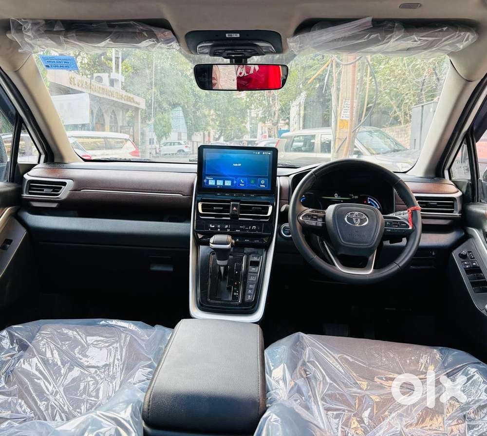 Toyota Innova Hycross 2.0 Vx (o) Hybrid 7 Str, 2025, Petrol