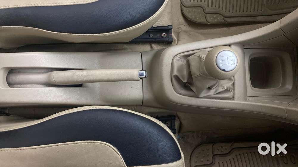 Maruti Suzuki Swift Dzire Vxi Optional, 2016, Petrol