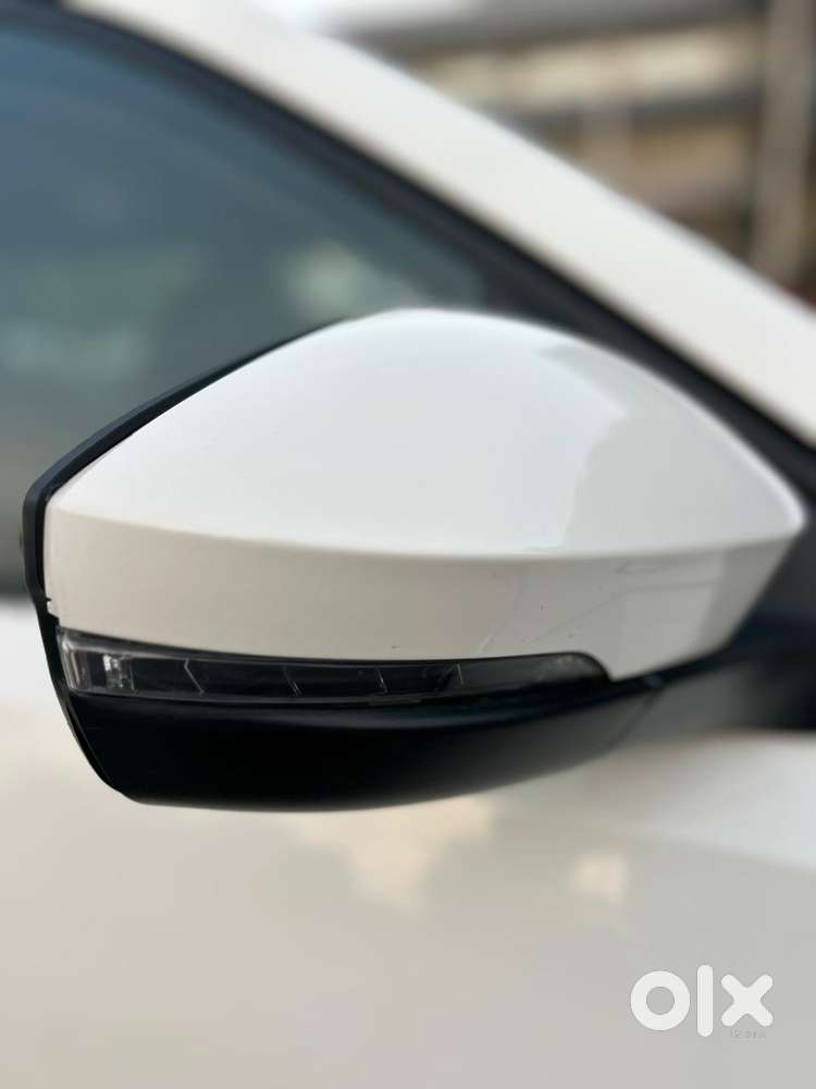 Skoda Kylaq Signature, 2025, Petrol