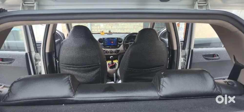 Teacher Driven Hyundai Grand I10 2017 Diesel.  Zero Depreciation Insur