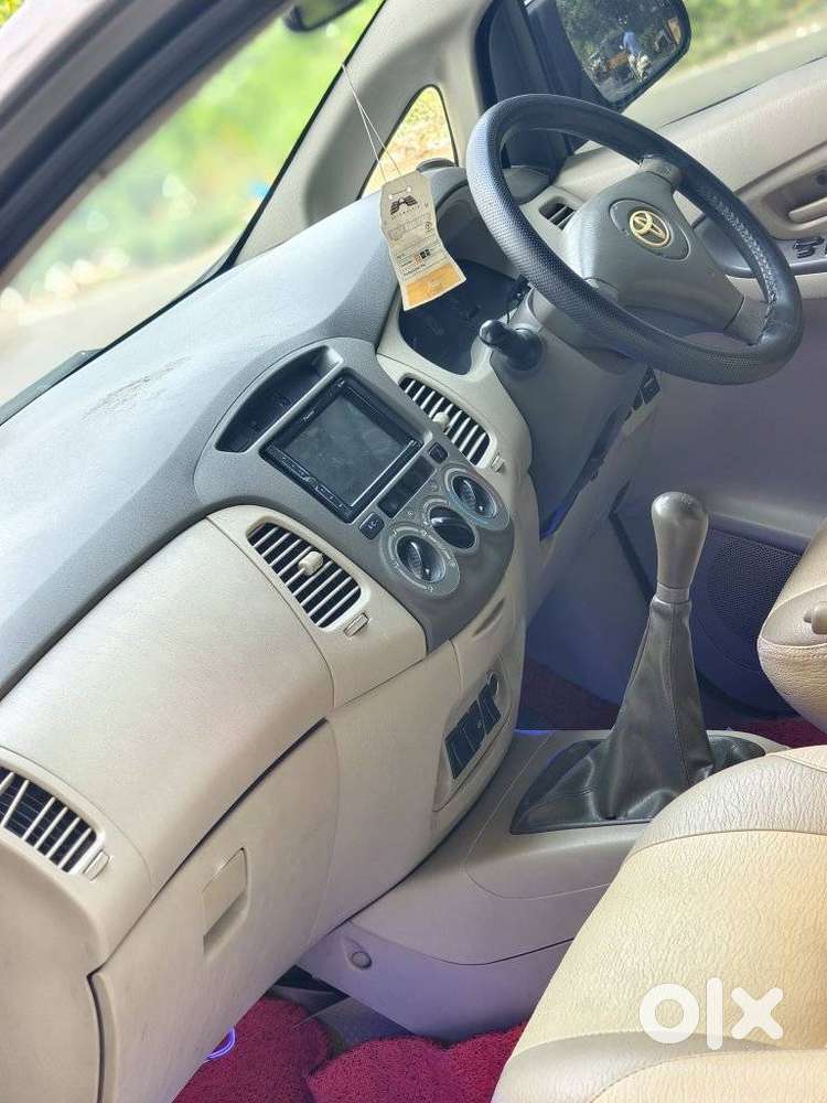 Toyota Innova 2.5 G (diesel) 7 Seater Bs Iv, 2011, Diesel