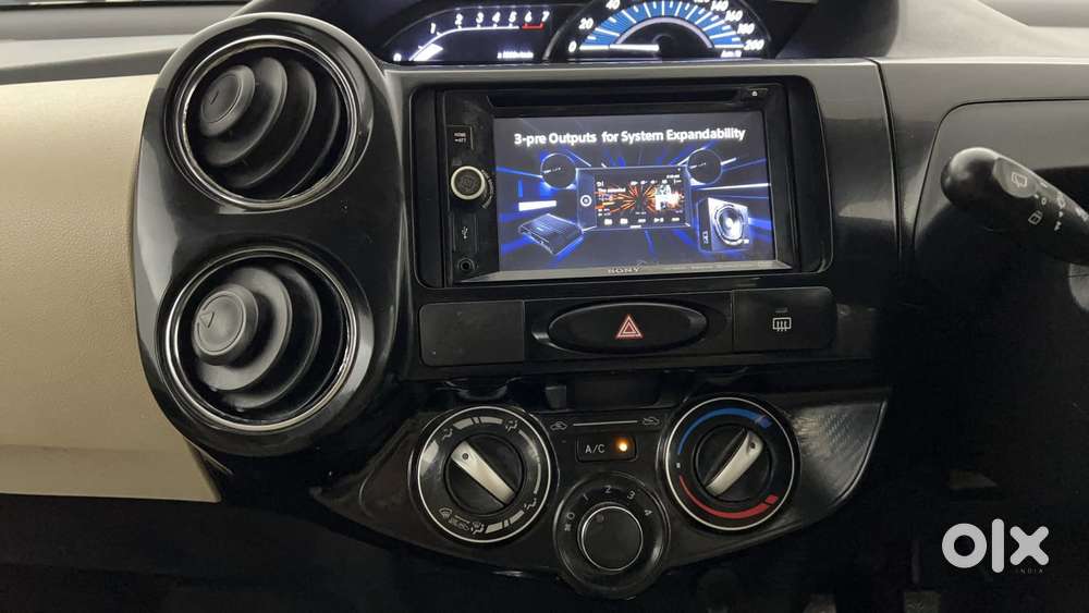 Toyota Etios Liva Vx Dual Tone, 2017, Petrol