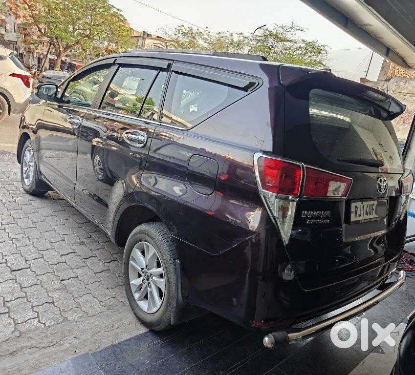 Toyota Innova Crysta 2.4 V, 2017, Diesel