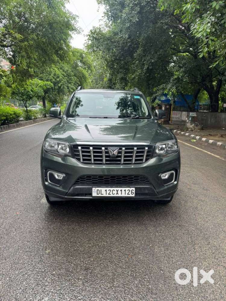 Mahindra Scorpio N Z4 Petrol At 7 Str, 2023, Petrol