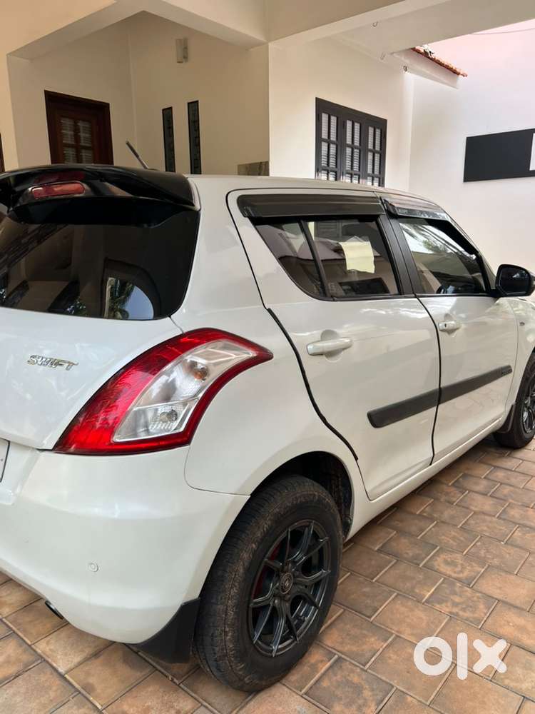 Maruti Suzuki Swift 2013 Diesel 129000 Km Driven