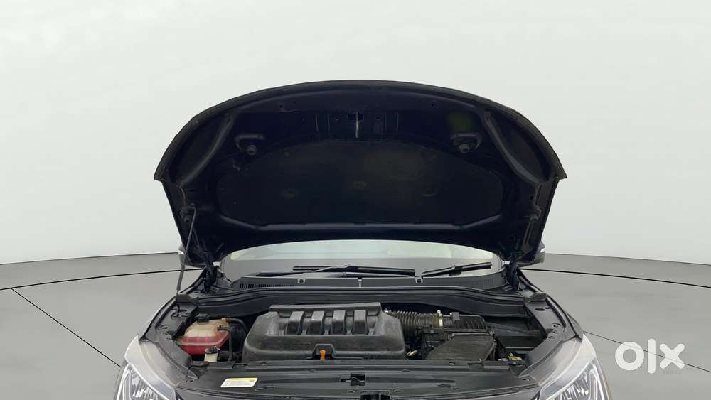 Mahindra Xuv700 2.0 Ax 7 Petrol At Luxury Pack Str, 2023, Petrol