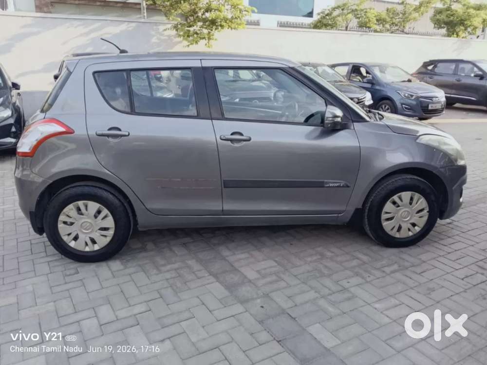 Maruti Suzuki Swift Vxi, 2012, Petrol