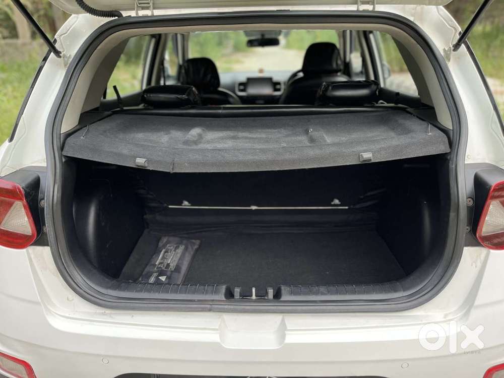 Hyundai Venue 1.2 S Plus, 2020, Petrol