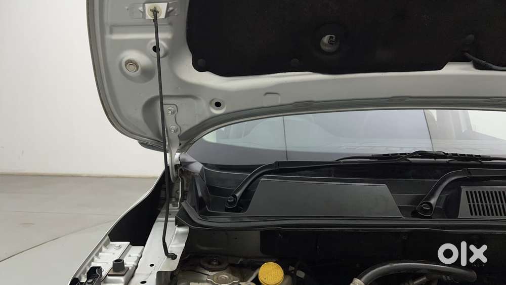 Renault Triber Rxz, 2023, Petrol