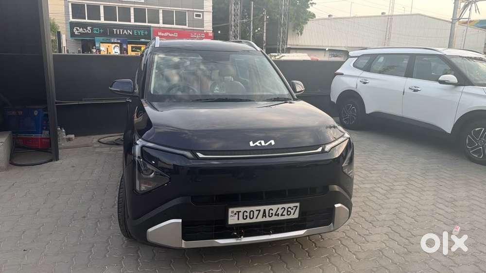 Variant Details:  * Model: Kia Carens Clavis * Trim/variant: Htk * Eng